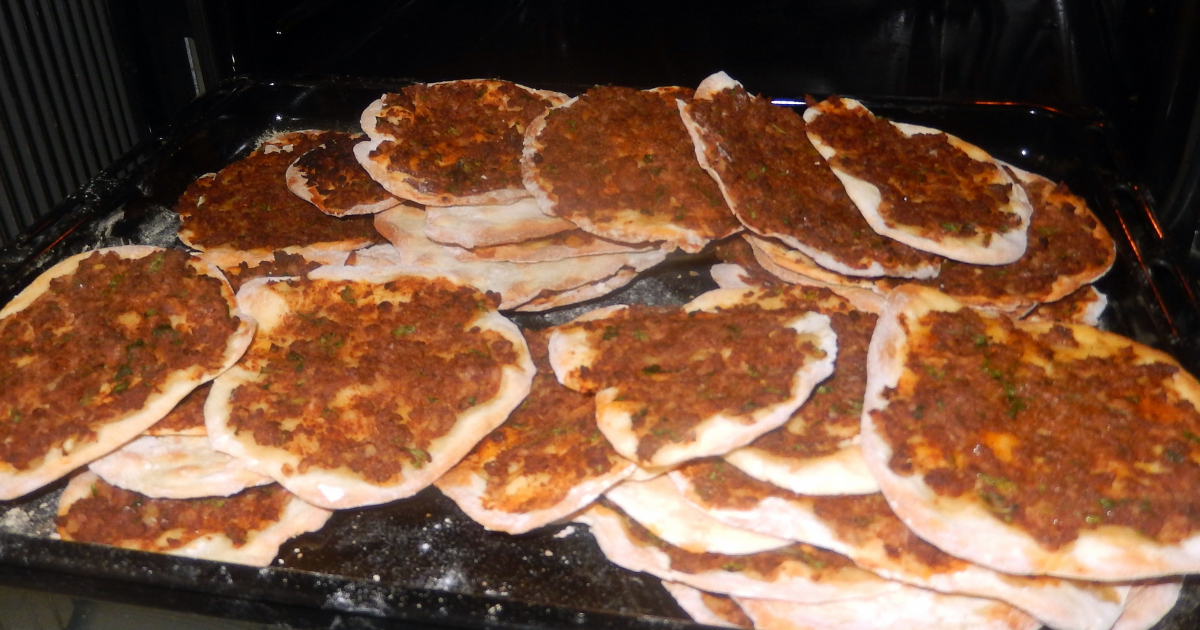Lahmajoun Armenian flatbread pizza recipe